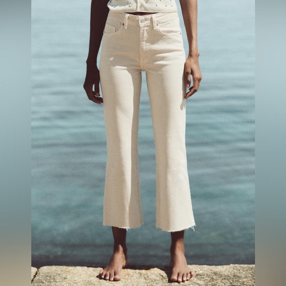 Zara High Waisted Wide Leg White Cropped Jeans